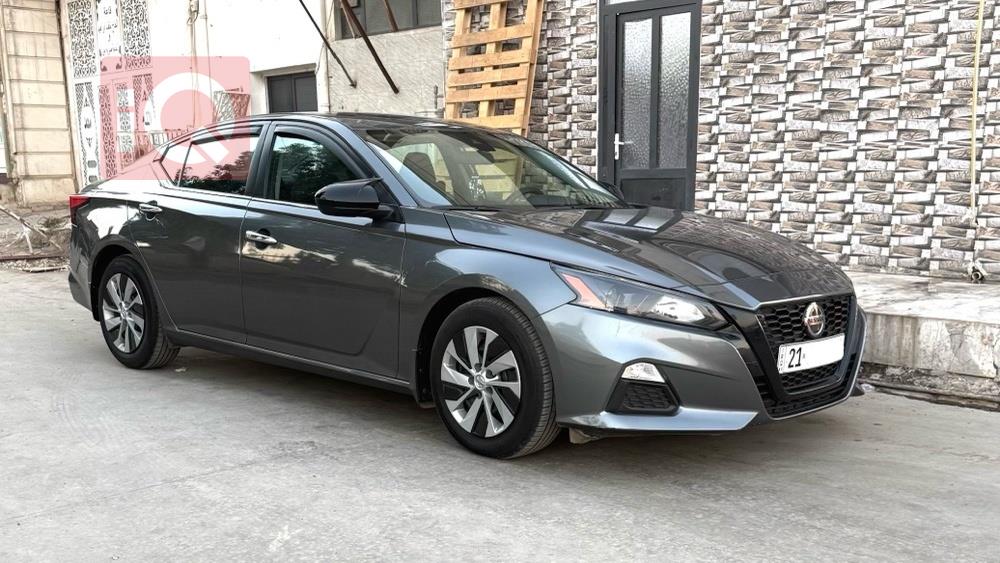 نيسان ألتيما